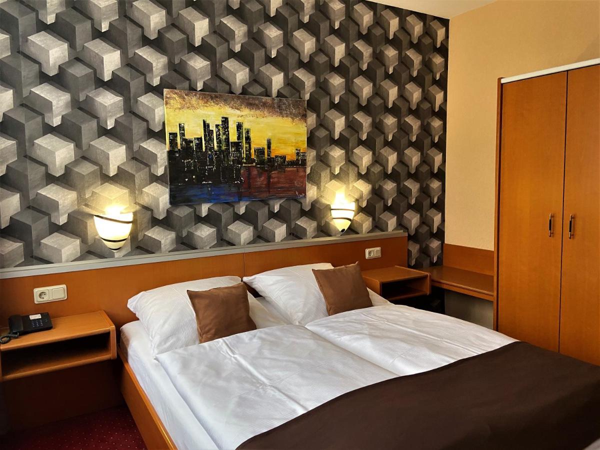 Hotel Stadt Hamburg Am Fluss ساربروكن المظهر الخارجي الصورة