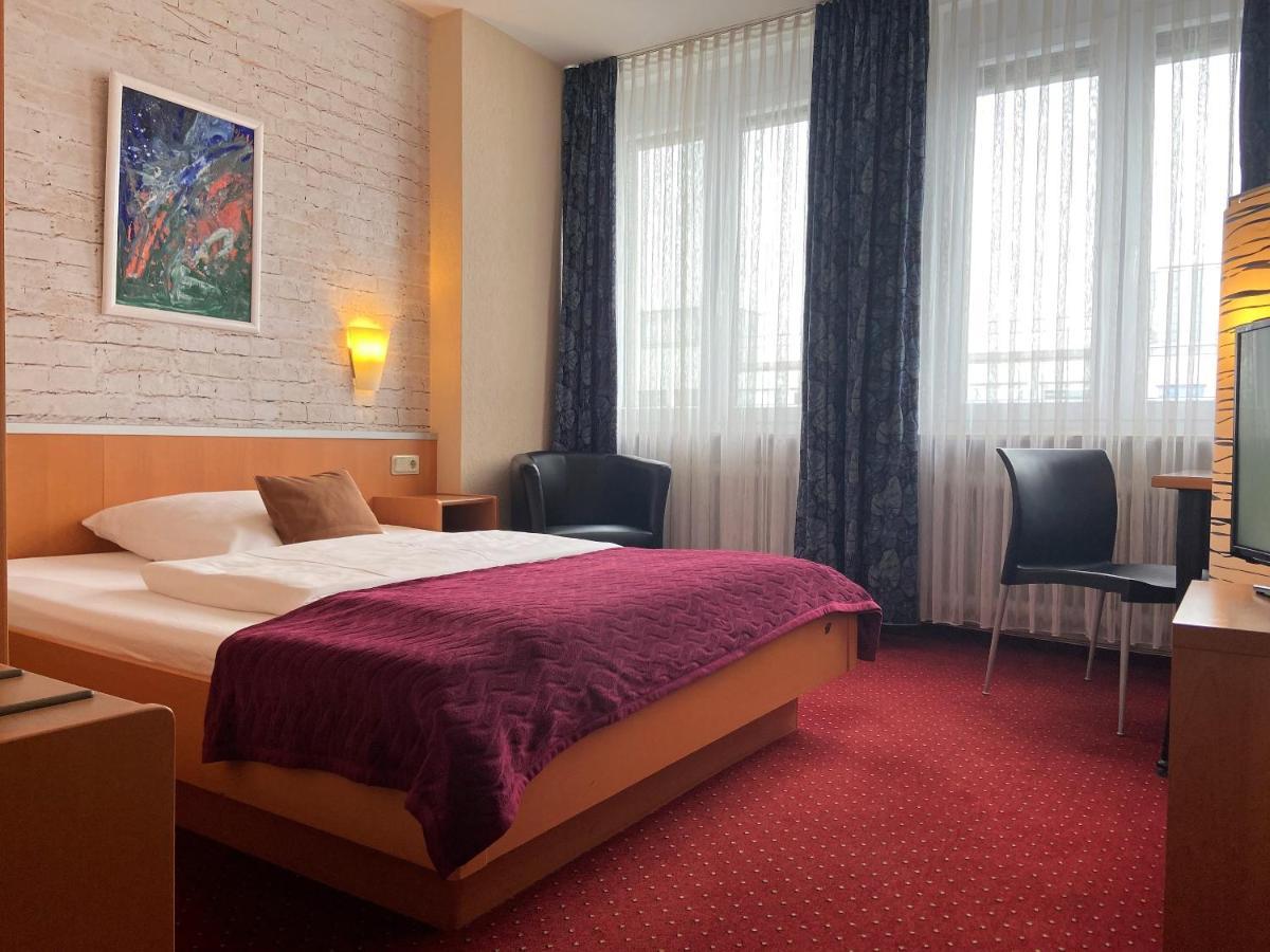 Hotel Stadt Hamburg Am Fluss ساربروكن المظهر الخارجي الصورة