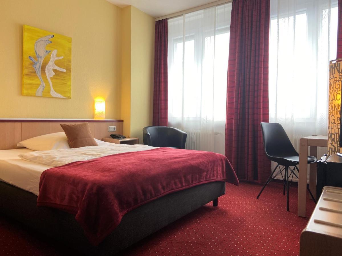 Hotel Stadt Hamburg Am Fluss ساربروكن المظهر الخارجي الصورة