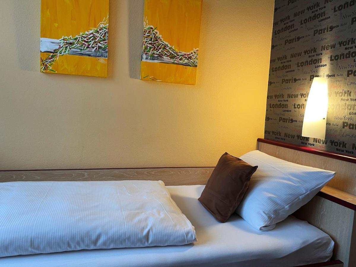 Hotel Stadt Hamburg Am Fluss ساربروكن المظهر الخارجي الصورة