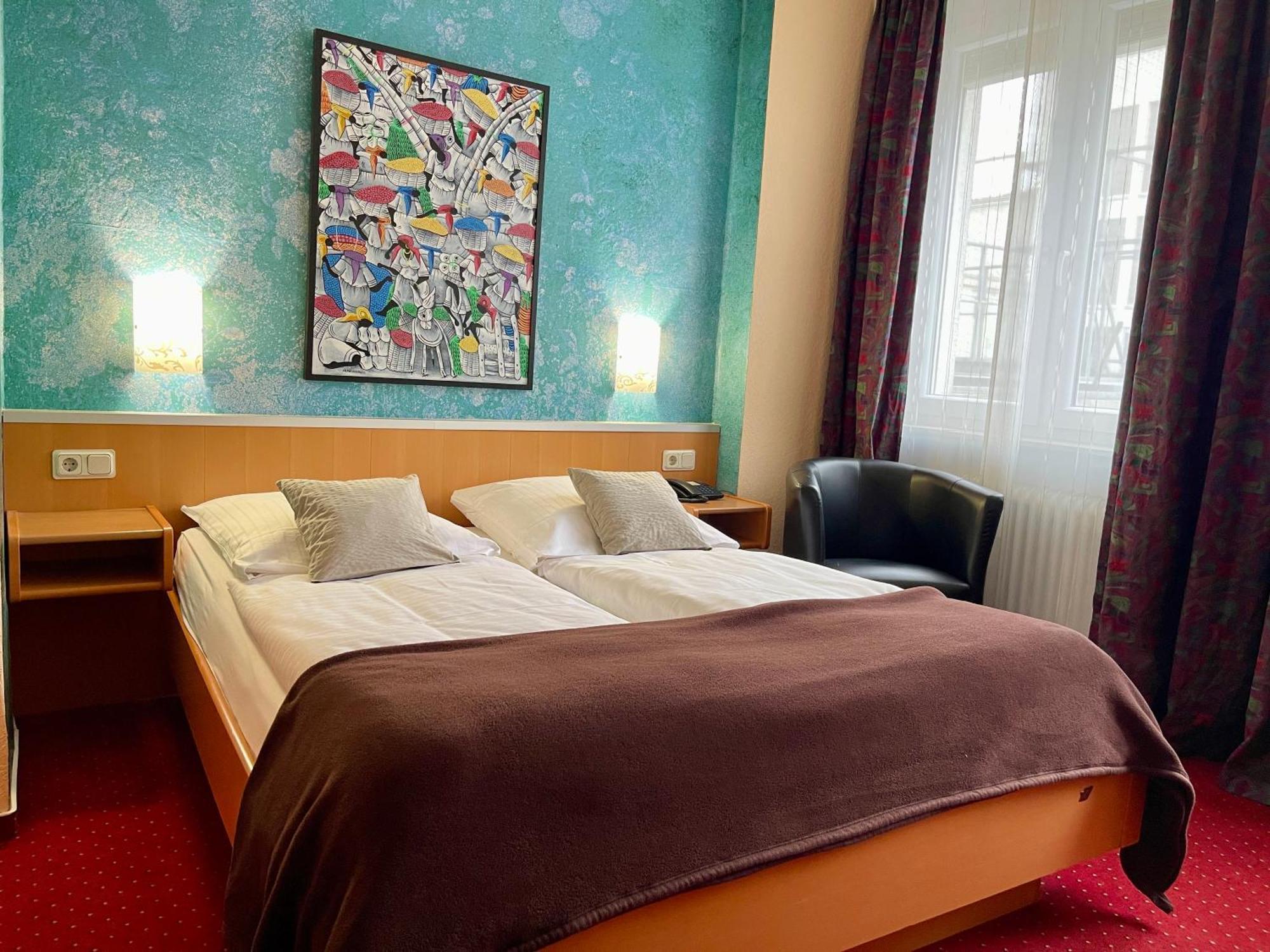 Hotel Stadt Hamburg Am Fluss ساربروكن المظهر الخارجي الصورة