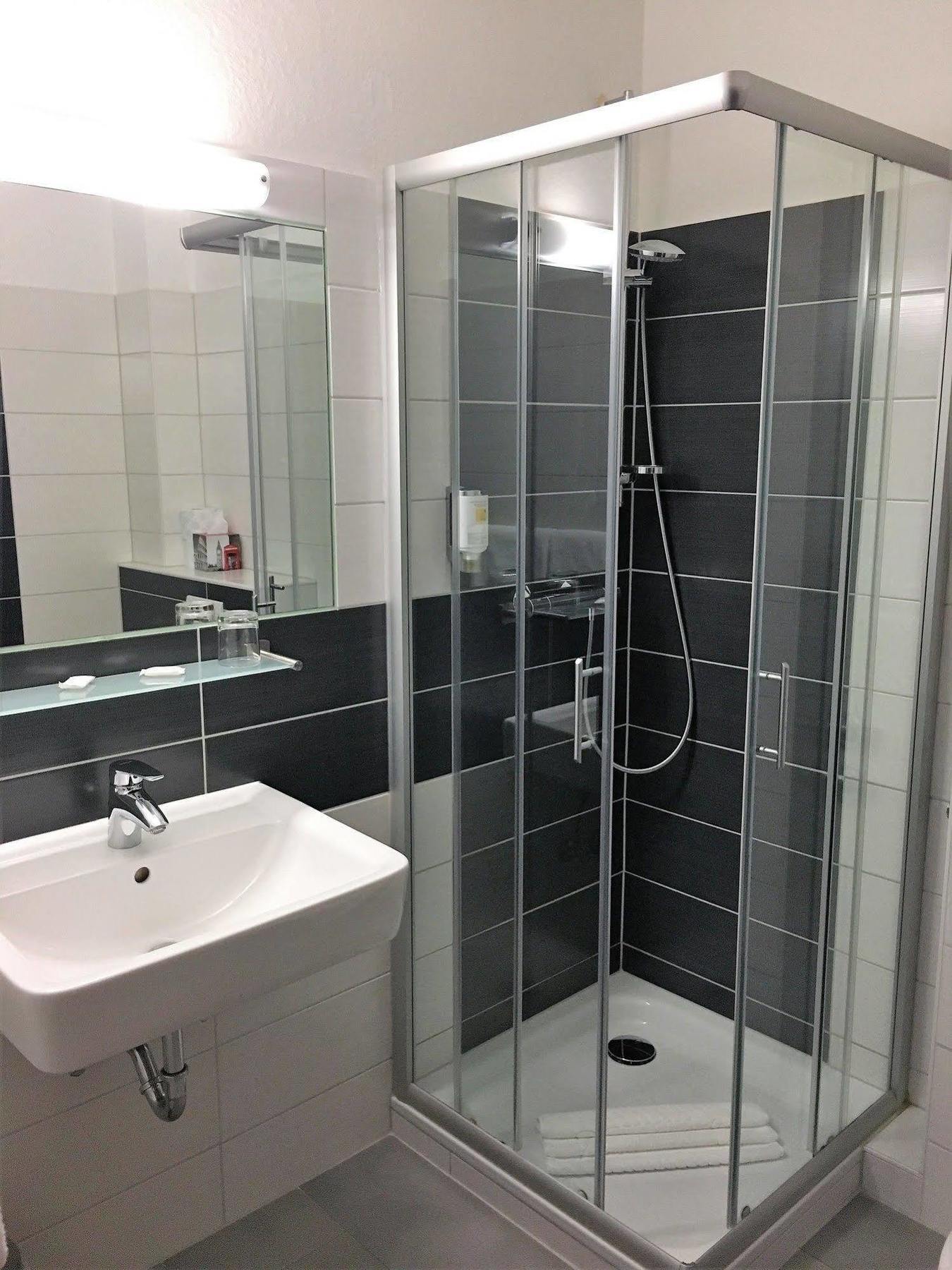 Hotel Stadt Hamburg Am Fluss ساربروكن المظهر الخارجي الصورة