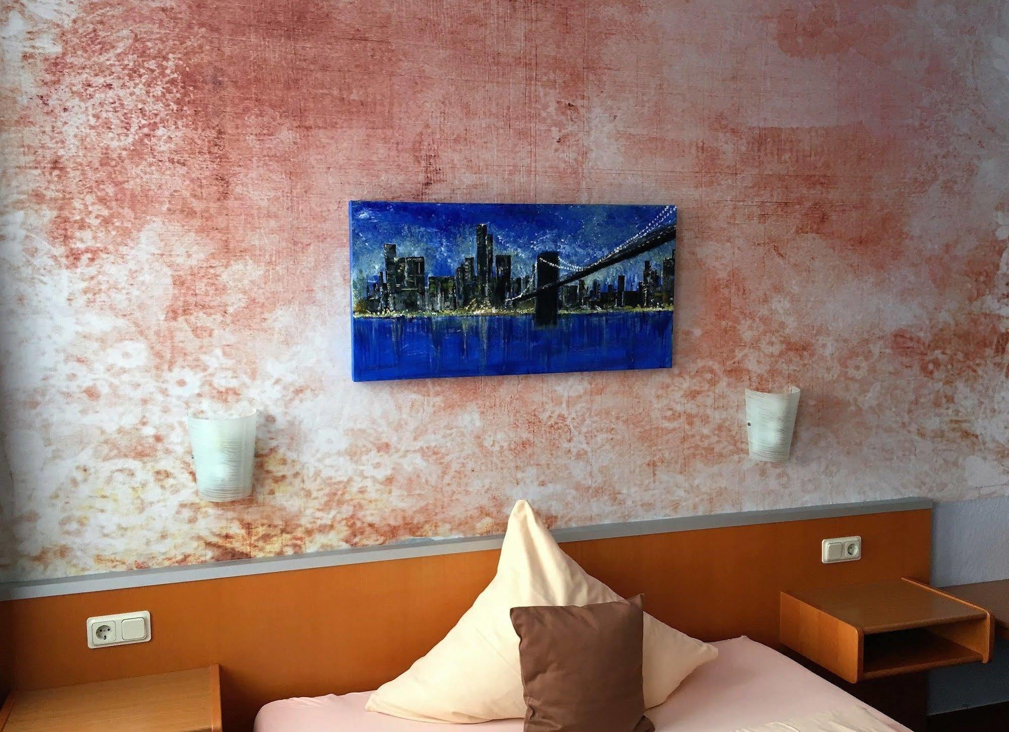 Hotel Stadt Hamburg Am Fluss ساربروكن المظهر الخارجي الصورة
