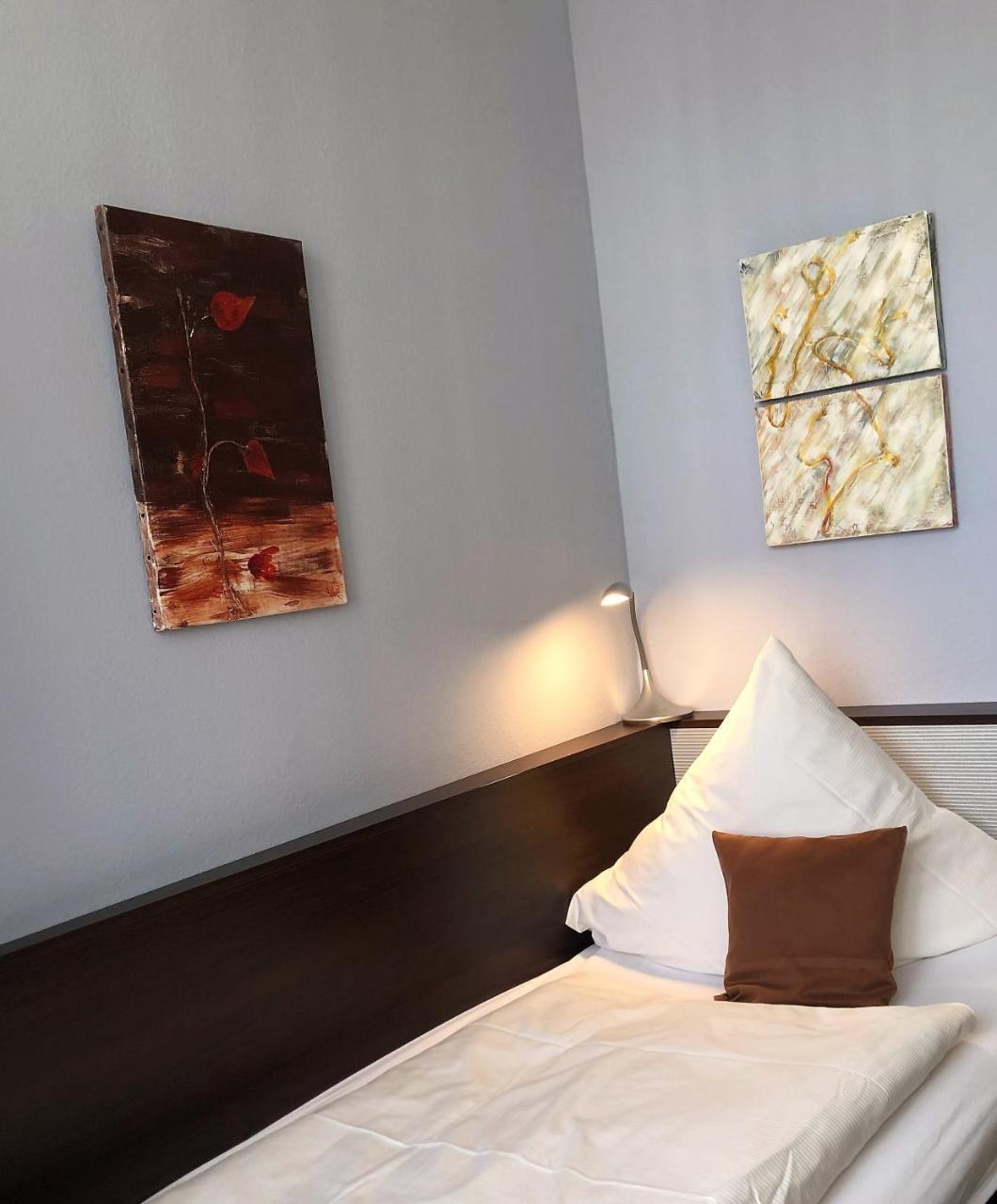 Hotel Stadt Hamburg Am Fluss ساربروكن المظهر الخارجي الصورة
